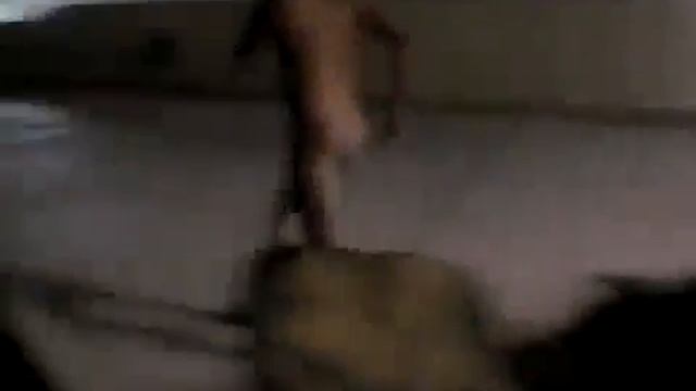 Мужик хотел пробежать голышом по полю, но смотреть онлайн