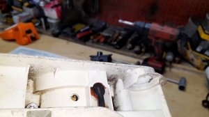 Подтекает масло на бензопиле Штиль мс 170-180. Oil leaks on the chainsaw Stihl ms 180