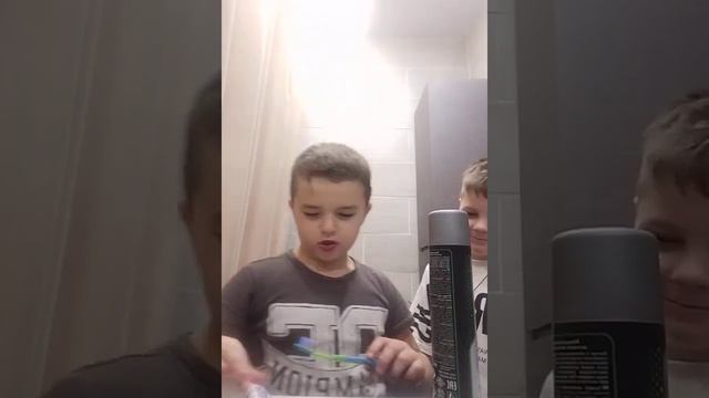 мы Чистим монету Ну это дебильная монета она вообще не промывается и она Короче я ставлю оценку 9 1 смотреть онлайн