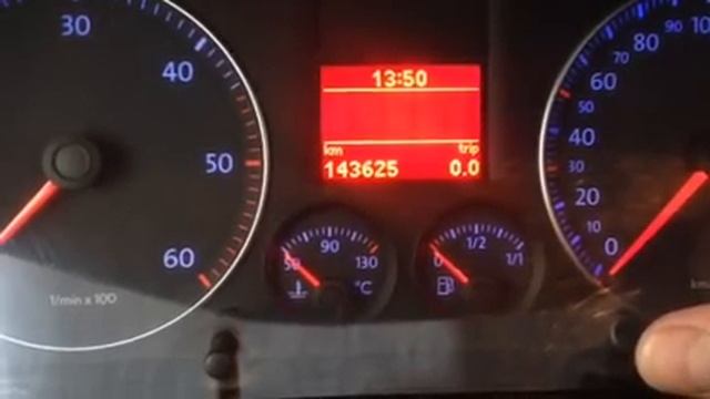 Фольксваген кадди, Сброс сервисного интервала Volkswagen VW CADDI 2009 р. 2L SDI смотреть онлайн