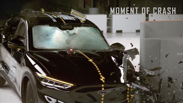 2021 Ford Mustang Mach-E Vs 2021 Volvo XC40 - Crash Test смотреть онлайн