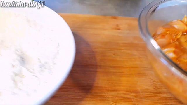 Frango Crocante é tão delicioso que você pode fazê-lo todos os dias! Cantinho da Gê смотреть онлайн