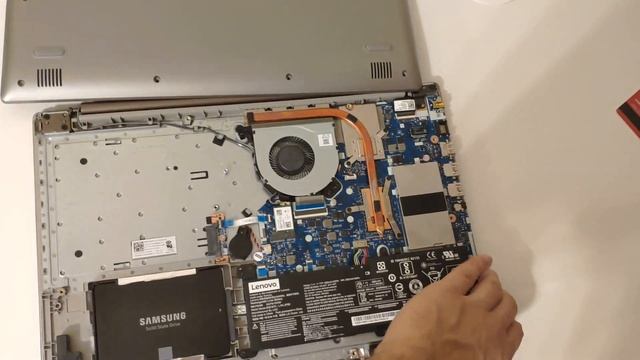 Lenovo IdeaPad 520, установка SSD и оперативной памяти