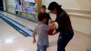 Игра новичка в боулинг