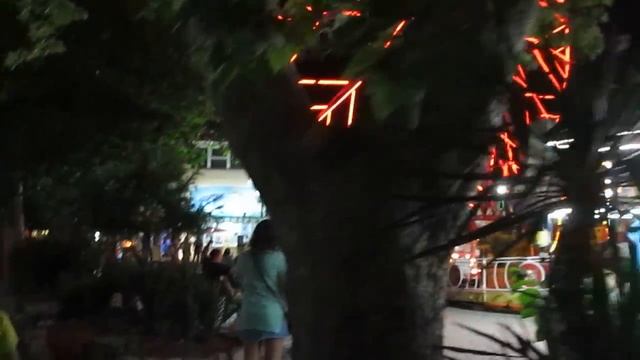 Лазаревское | Вечерняя прогулка по набережной, рыбий пилинг | День 4 часть 3 смотреть онлайн