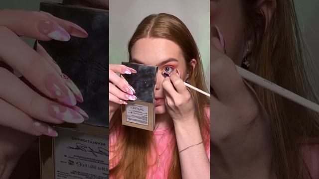 Обзор: палетки Beauty Bomb из новой коллекции Beauty Dacha смотреть онлайн