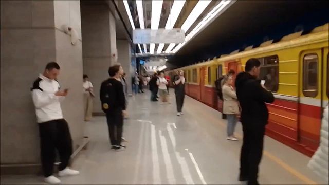 Рабочий электропоезд 81-717/714.5 "Номерной-Синергия 2" на станции метро Нижегородская,БКЛ. смотреть онлайн