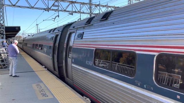 Regional express train. Old Greenwich, CT. смотреть онлайн