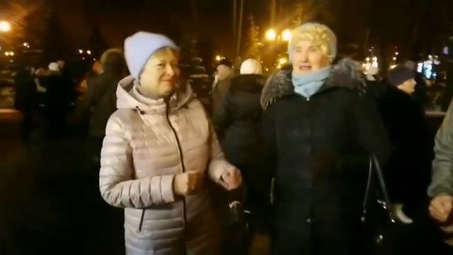 СОБЕРУ БУКЕТ, ПОДАРЮ ТЕБЕ!?/ТАНЦЫ В ПАРКЕ ГОРЬКОГО ХАРЬКОВ ЯНВАРЬ 2022 смотреть онлайн