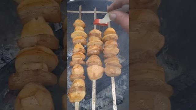 ШАШЛЫК ИЗ КАРТОШКИ/ РЕЦЕПТ БОМБА /КАРТОШКА С САЛОМ НА МАНГАЛЕ! ВКУСНО, ПРОСТО И ОРИГИНАЛЬНO! смотреть онлайн
