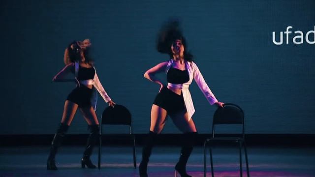 Strip Dance. Strip Plastic / The Weeknd - Earned It (Rmx)