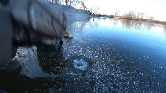 ЛОВЛЯ ПО ПЕРВОМУ ЛЬДУ В ПОДМОСКОВЬЕ смотреть онлайн