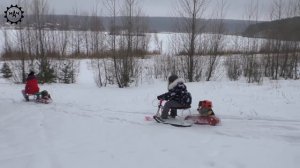Мощный детский снегоход.