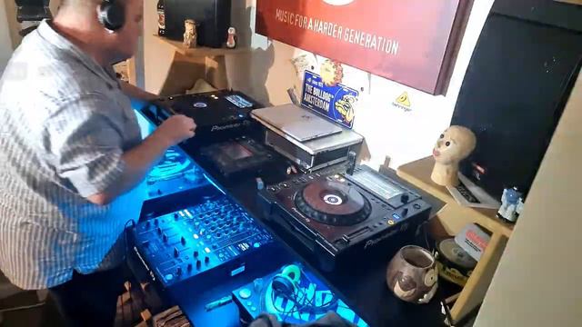 XMAS @ BOBBYS Hard House Stream смотреть онлайн