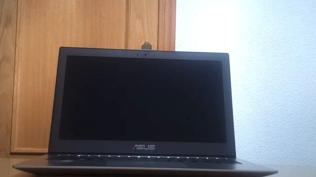 Asus Zenbook Prime arranque con Linux Ubuntu смотреть онлайн