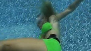 Девушка утонула в бассейне (Girl drowned in the pool)
