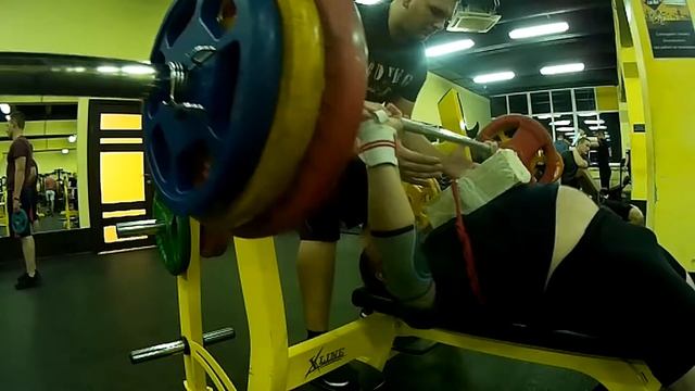 Д 2, Жим штанги лежа на брусок 10 см, 120 кг. смотреть онлайн