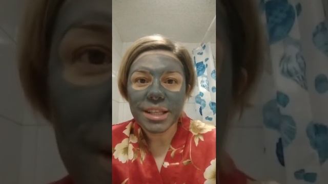 Вечерний уход с маской на основе активированного угля смотреть онлайн