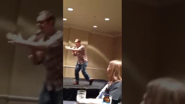 Nicholas Brendon singing karaoke смотреть онлайн