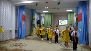 Сцена в Центре   Бумажный оркестр