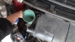 Peugeot 107 . замена масла и фильтров.