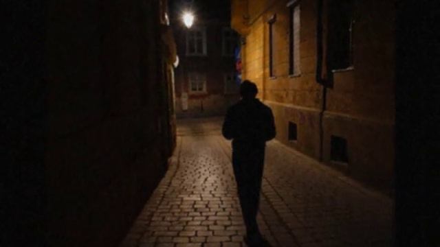 Frank Sinatra - Strangers in the night смотреть онлайн