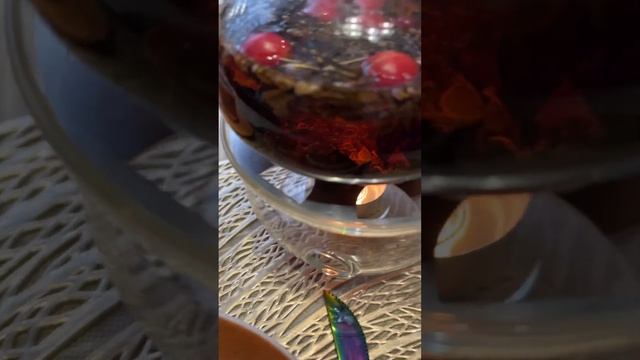 Сырники с изюмом, сметана, клюква, голубика, мята, тыкв. Семечки, кунжут, лаванд. гранола, чёрн. ча смотреть онлайн