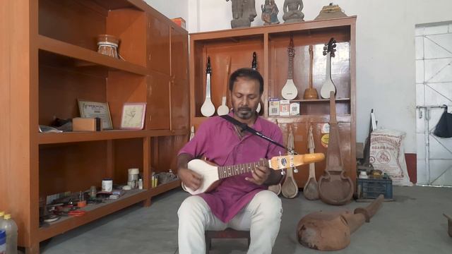 Bapi Mallick is singing a song on "Roy Cabinet" смотреть онлайн