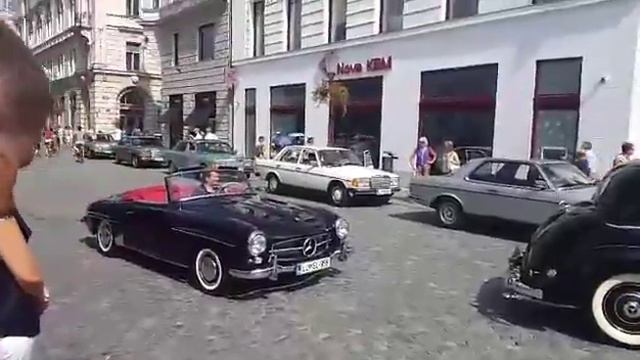 Любляна#словения#выставка#мерседесов#центр#города#всем#смотреть#автомобили130лет# смотреть онлайн