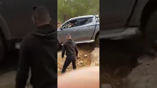 Митсубиси тритон на бездорожье