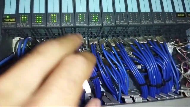 تعريف Siemens Plc S7 1200 S7 300 ET200s Plc