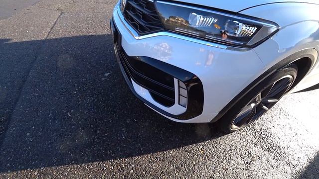 New VW T-ROC R Test Drive 2020 POV l 300 HP l Great City SUV смотреть онлайн