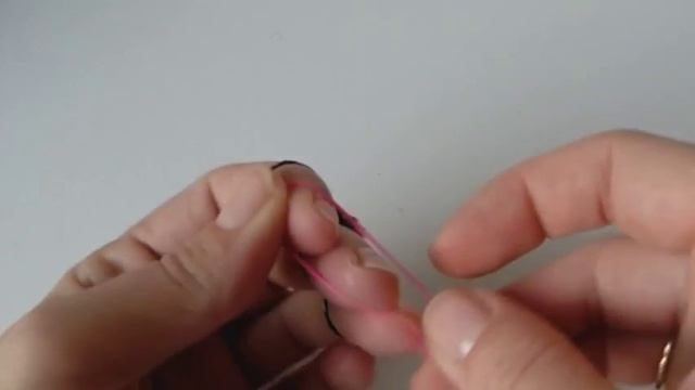 Тонкий браслет, на пальцах, БЕЗ СТАНКА, Радужки rainbow loom смотреть онлайн