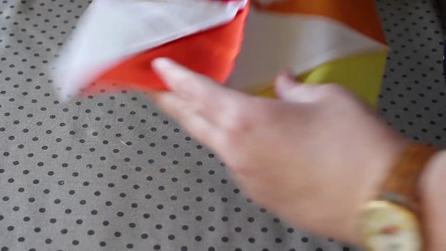 TUTORIAL: Crown of Thorns Mini Quilt! смотреть онлайн