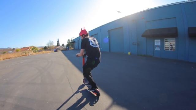 SCREAM ACTIVATED SCOOTER?!? смотреть онлайн