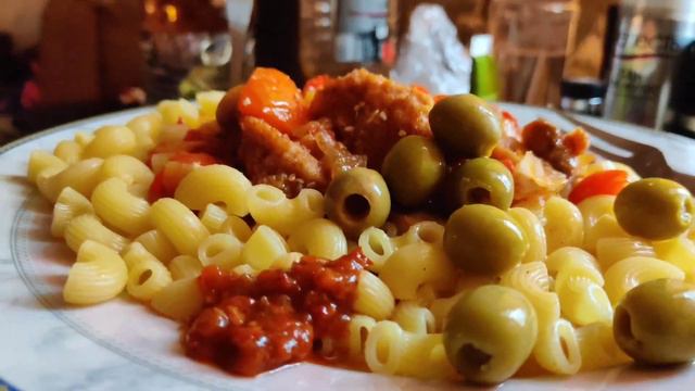 Сытый никогда не поймёт голодного.💯🍾🍟🌮🦪🥗🍤🥧🍦🥨 смотреть онлайн