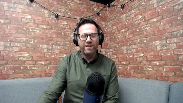 The Pod React To Boxing Their Way out of a Paper Bag смотреть онлайн