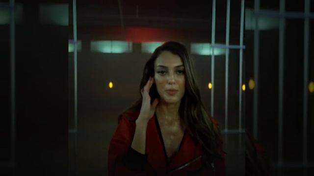 Дилан Чичек Дениз из сериала 