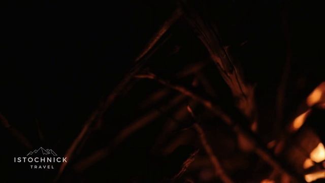 Вулкан Агунг, Бали - Ночь на Вулкане| Восхождение Пары На Вершину Действующего Вулкана с Палаткой смотреть онлайн