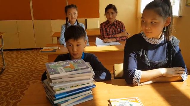 Видеоролик "Педагог глазами детей" Хутаковой С.Б. смотреть онлайн