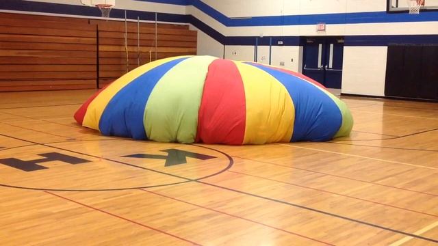 Parachute Games umbrella and mushroom смотреть онлайн