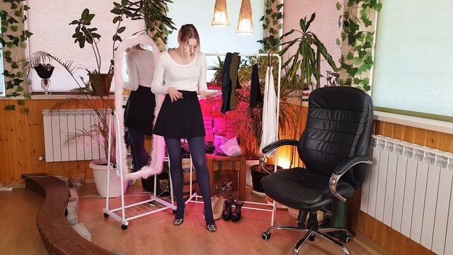 Chic Office Wardrobe: A Secretary's Style Transformation смотреть онлайн