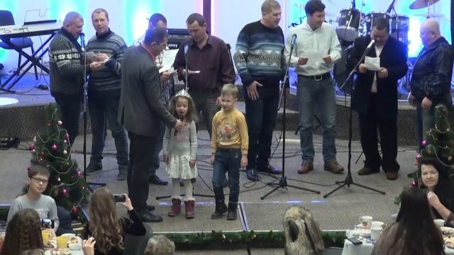 Новогодние песенки от братьев из Служения Возрождение при христианской церкви Любовь Христа 2019 смотреть онлайн