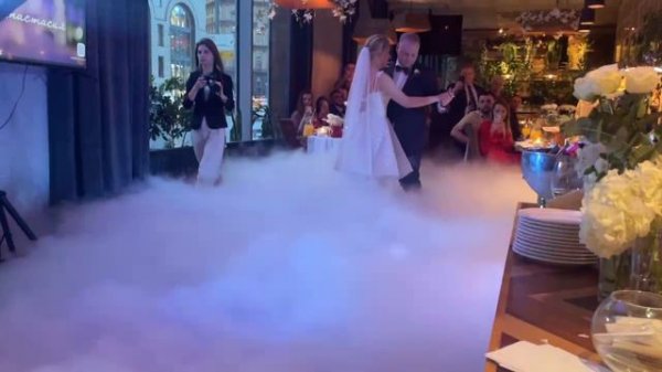 тяжёлый дым на свадьбу от www.dym.moscow/