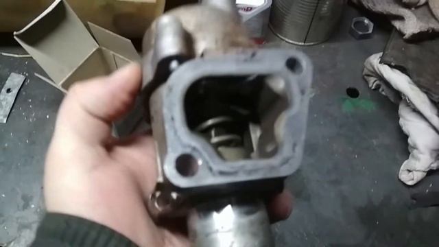 Lada Kalina 2 Замена термостата MotoRad 202-88K. #Avtosuper смотреть онлайн