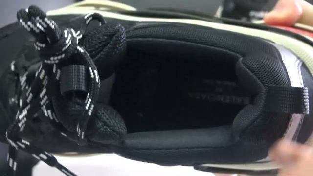 Original Balenciaga Triple S Black White Red смотреть онлайн