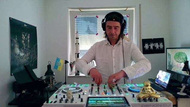 Groovy Tech House Classification Mix from 124 BPM to 126BPM смотреть онлайн