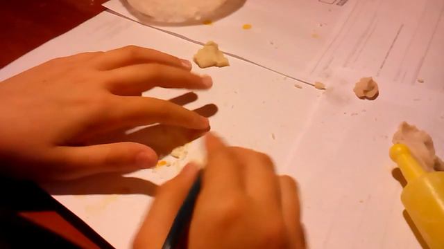 👍Как слепить из домашнего плостилина салатный лист ? Моё первое видео. смотреть онлайн