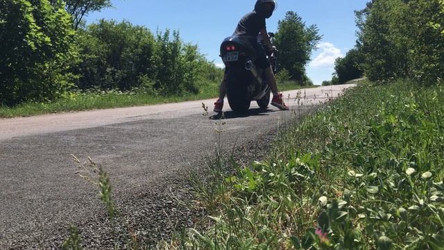 Suzuki GSXR-600 SRAD burnout, revs, flames смотреть онлайн