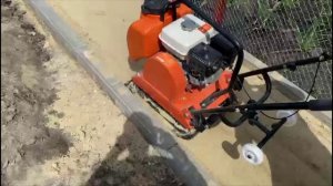 Как сделать дорожку из тротуарной плитки, самостоятельно, пошагово. Тротуарка, дорожка в саду.mp4